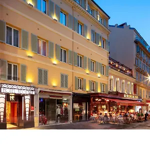 Fogadó Share, Nizza