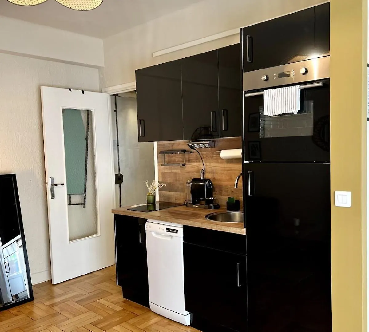 Modern Apartment With Balcony And Ac Walk To Tramway Near Center Nice